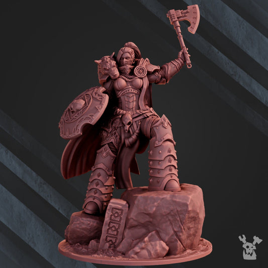 The Wolf Queen Resin Boss Miniature alternate view 2