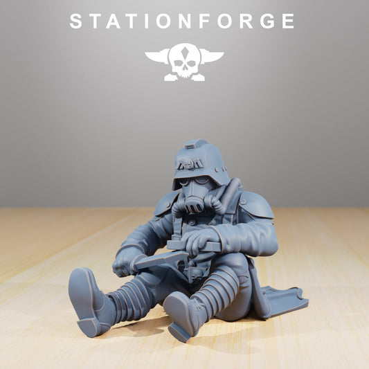 GrimGuard Comrades Resin Miniature Figure alternate view 2