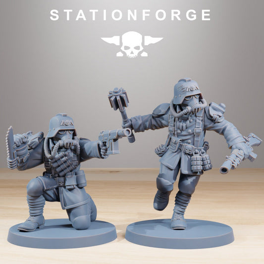 GrimGuard Xenarid Hunters x10 Resin Miniatures Set alternate view 2