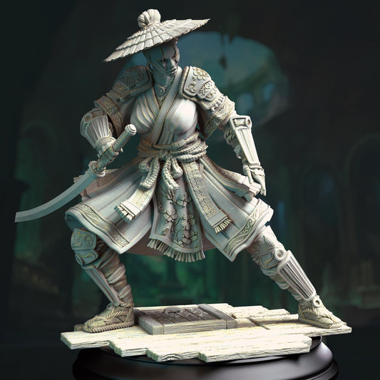 Eastern Yuan-Ti Assassin Resin Miniature Figure alternate view 2