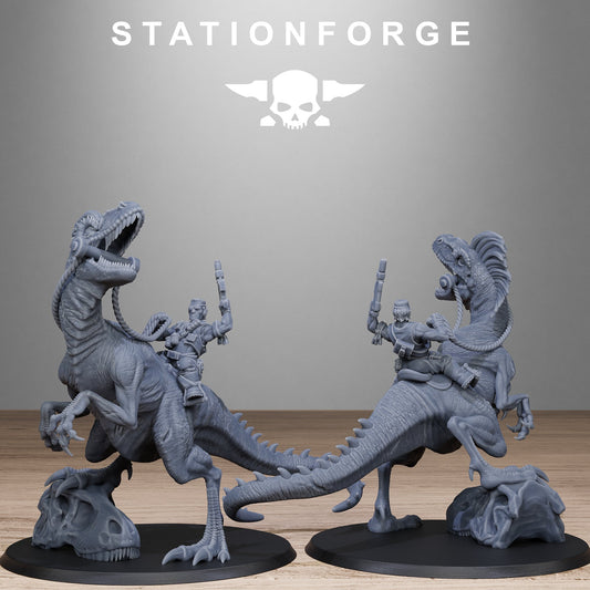 GrimGuard Jungle Raptors Resin Boss Miniature alternate view 2