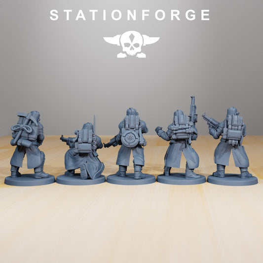 GrimGuard Tinkers x5 Resin Miniatures Set alternate view 2